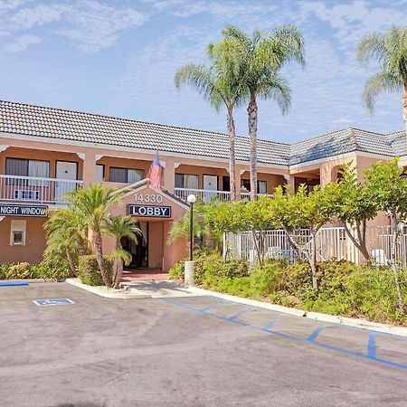 Days Inn By Wyndham Whittier Los Angeles Exteriör bild